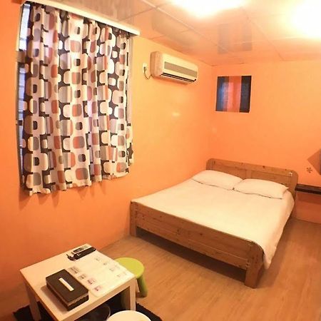 Love Hostel Tainan Exterior photo