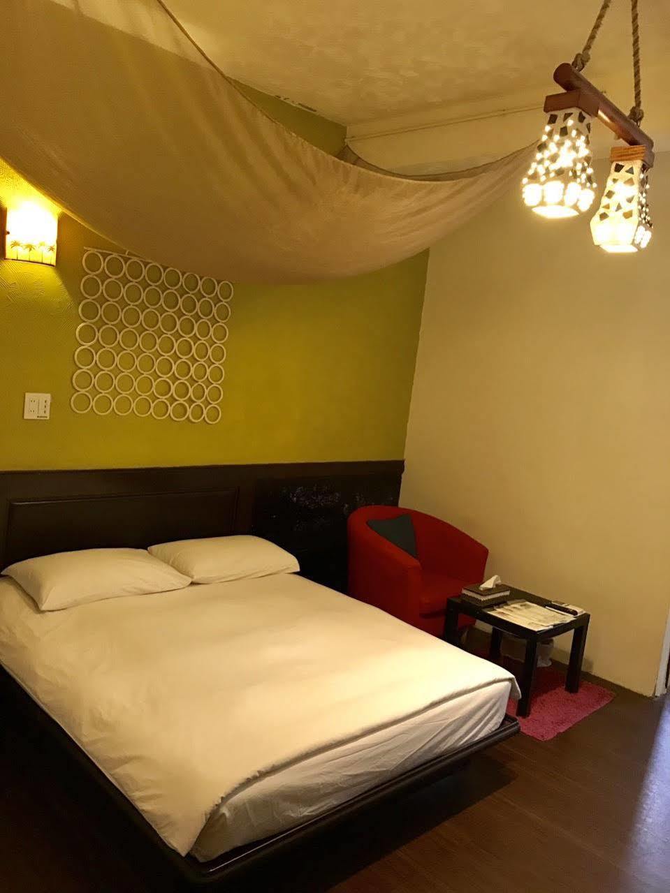 Love Hostel Tainan Exterior photo