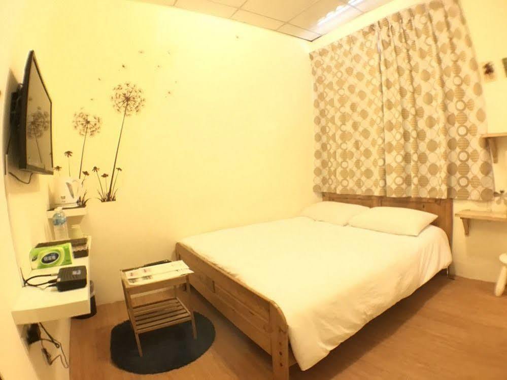 Love Hostel Tainan Exterior photo