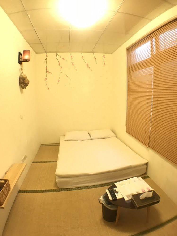 Love Hostel Tainan Exterior photo