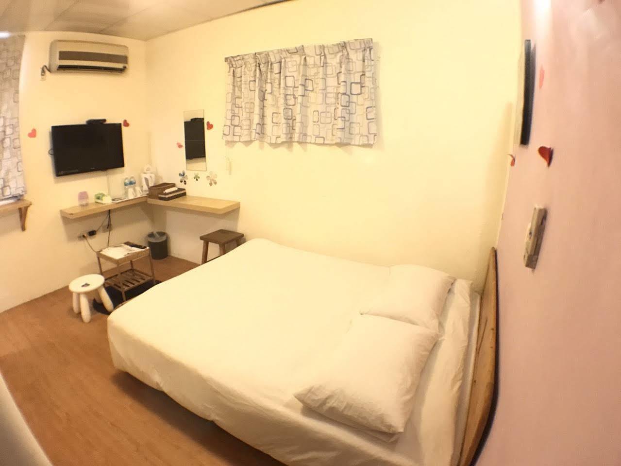 Love Hostel Tainan Exterior photo